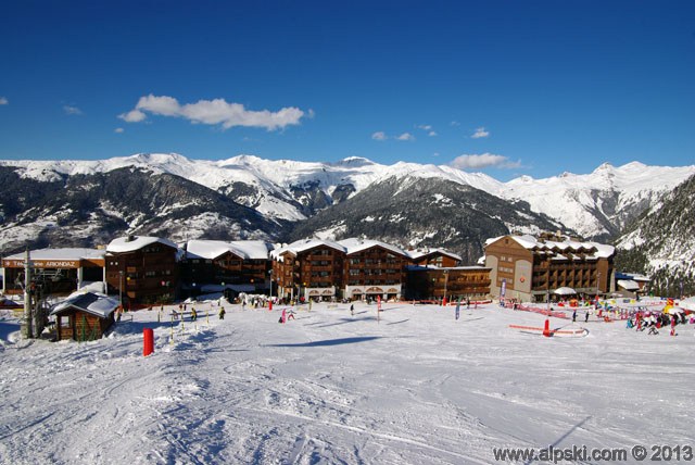 Courchevel 1650 village, front de neige