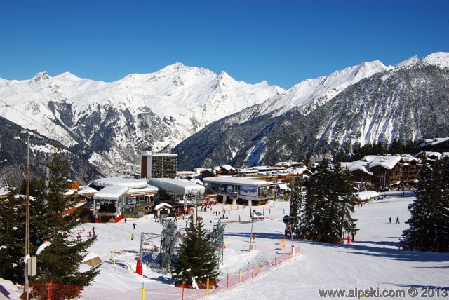 Courchevel 1850 village, front de neige