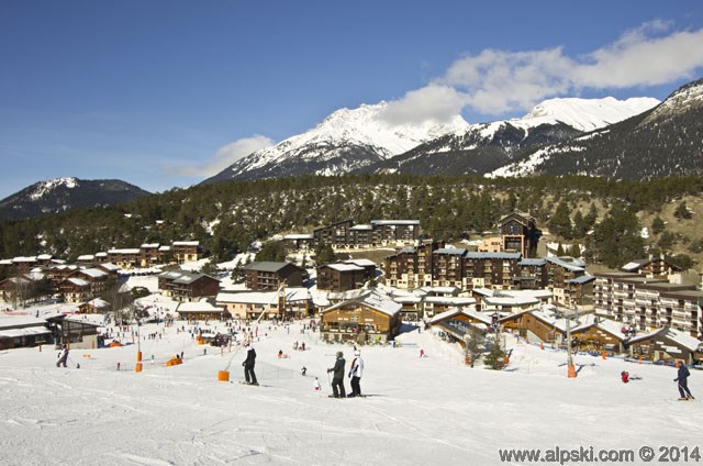 La Norma village and snowfront, La Norma