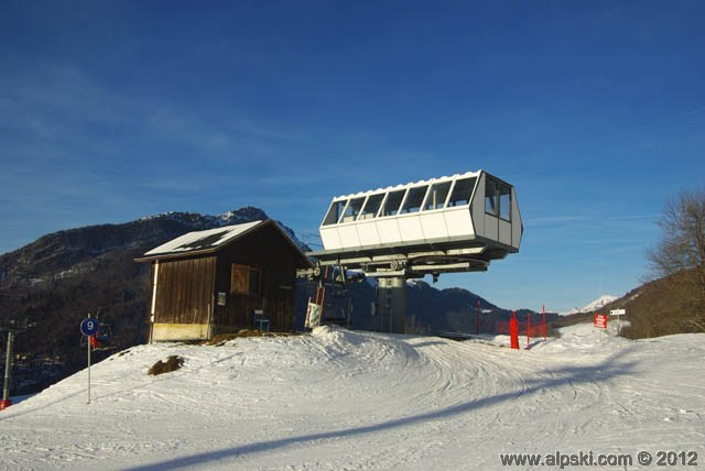 Les Rochettes chairlift arrival area