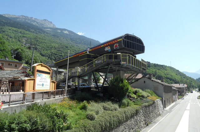 Trois vallées express gondola lift