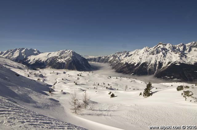 Valley when descending towards Vaujany