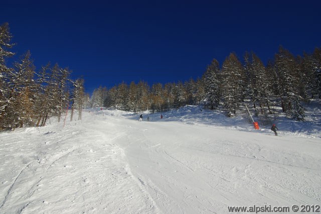 M, piste rouge